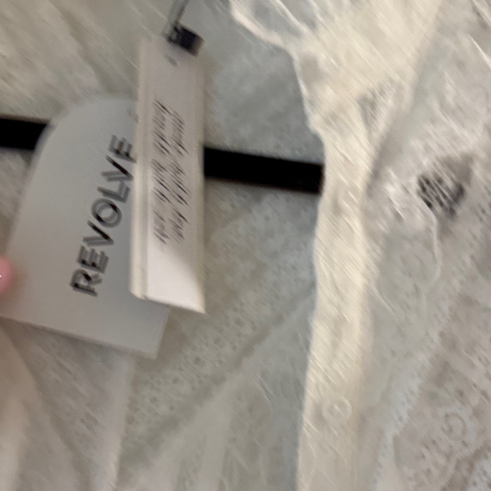 Rheba Lace Ruffle Sleeve Top in Off White
Alice + Olivia - Picture 4 of 5